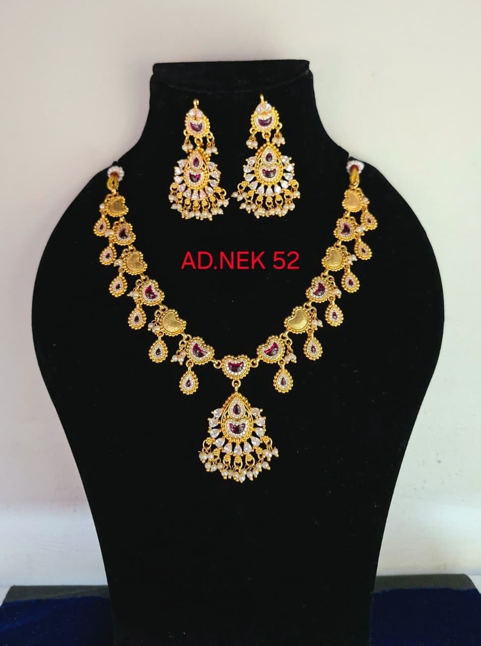AD NECKLACE