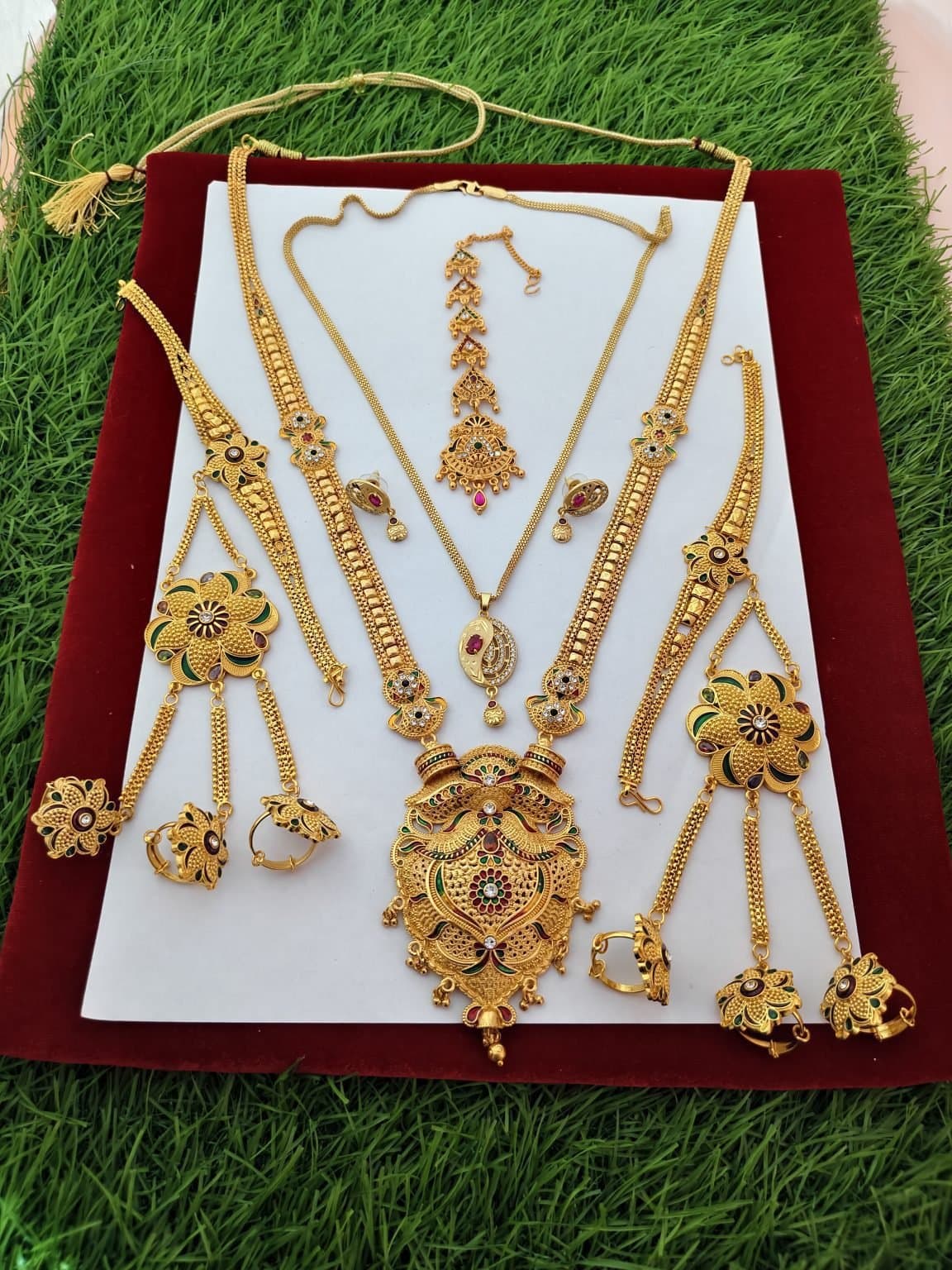 Hathful, Ramnavmi, Pendant With Chain,Tika